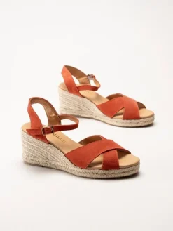 Alberville - Vendy Suede Elche - Röda kilklackade sandaletter i mocka