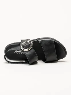 Andrea Conti - Svarta sandaler