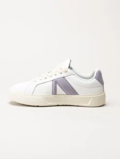 ARKK Copenhagen - Essence - Vita skinnsneakers med mockadetaljer