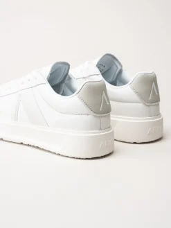ARKK Copenhagen - Essence - Vita sneakers i skinn