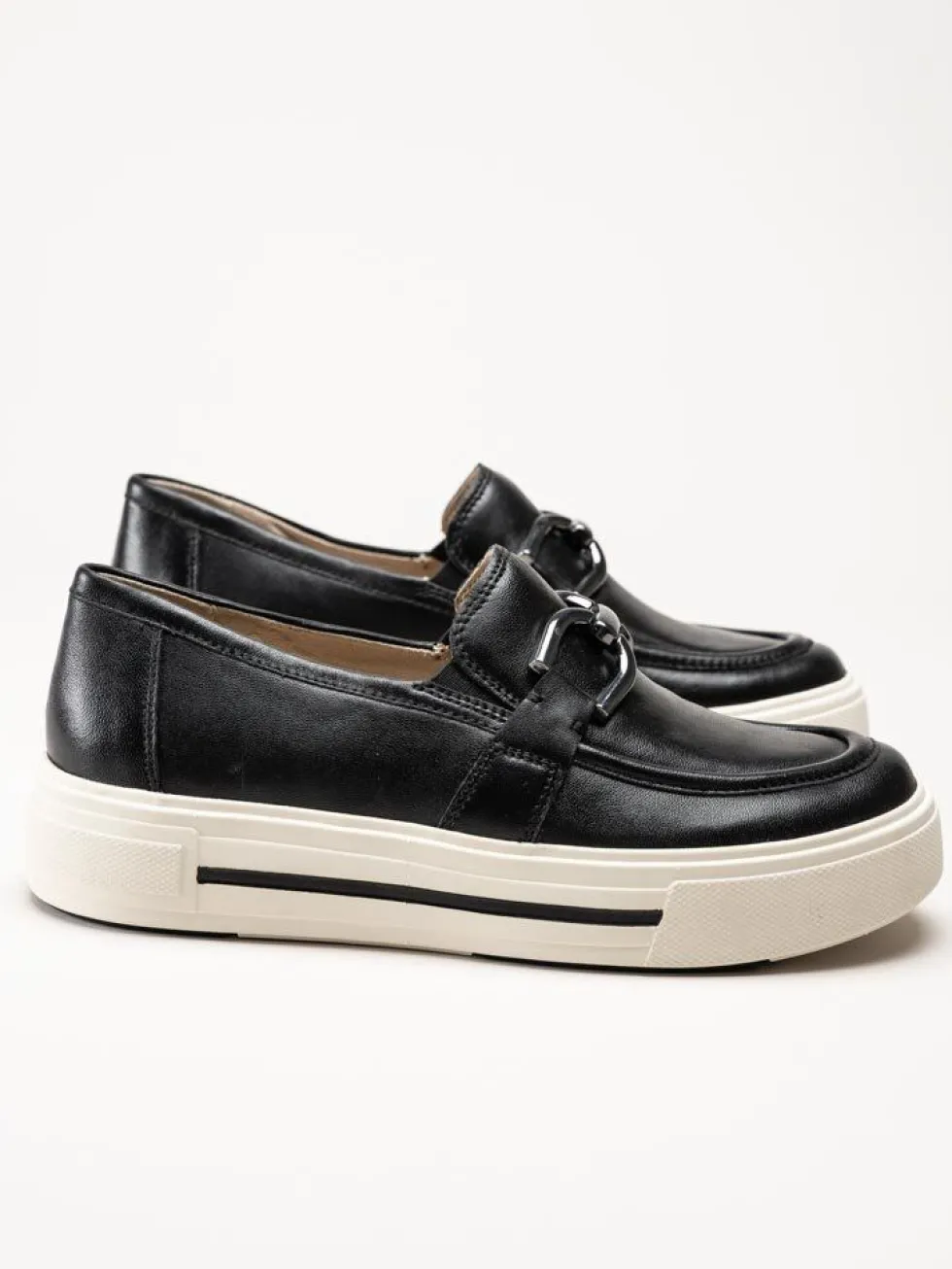 Caprice - Svarta loafers i skinn
