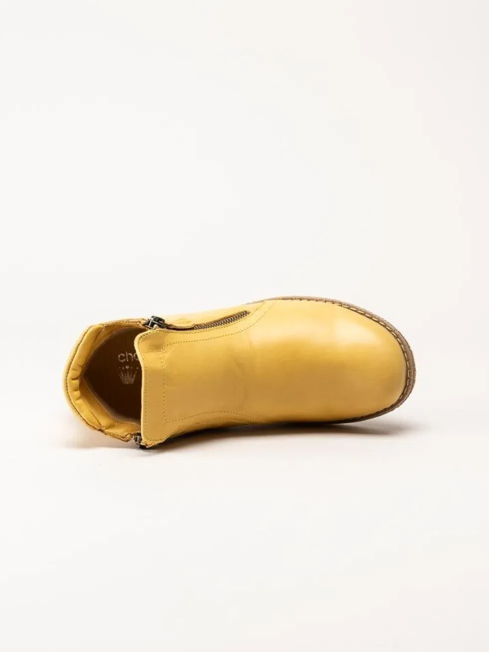 Charlotte of Sweden - Gula boots i skinn