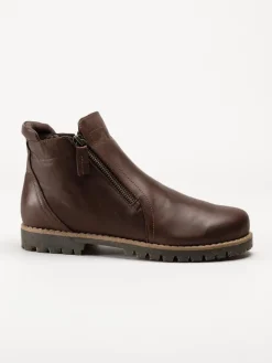 Charlotte of Sweden - Mörkbruna boots skinn