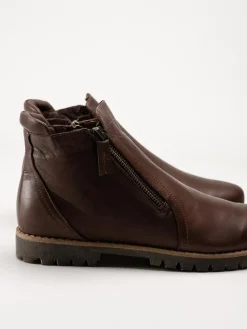 Charlotte of Sweden - Mörkbruna boots skinn