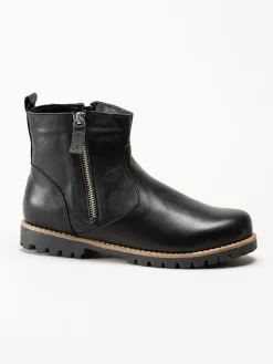 Charlotte of Sweden - Svarta boots i skinn