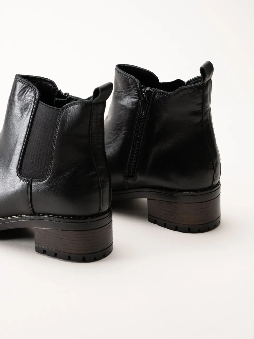Charlotte of Sweden - Svarta chelsea boots i skinn