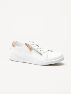 Charlotte of Sweden - Vita sneakers i skinn