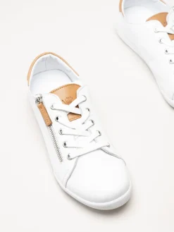 Charlotte of Sweden - Vita sneakers i skinn