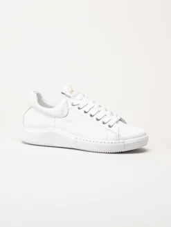 Charlotte of Sweden - Vita sneakers i skinn