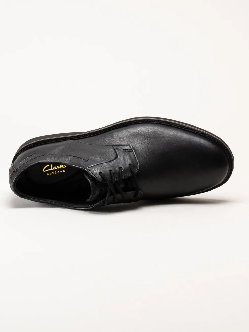 Clarks - Atticus LTLace G - Svarta skinnskor med snörning