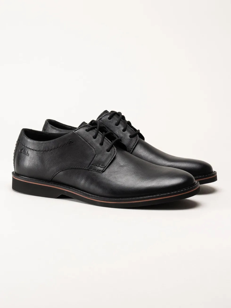 Clarks - Atticus LTLace G - Svarta skinnskor med snörning