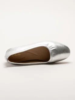 Clarks - Fawna Soft D - Slilver ballerina i skinn