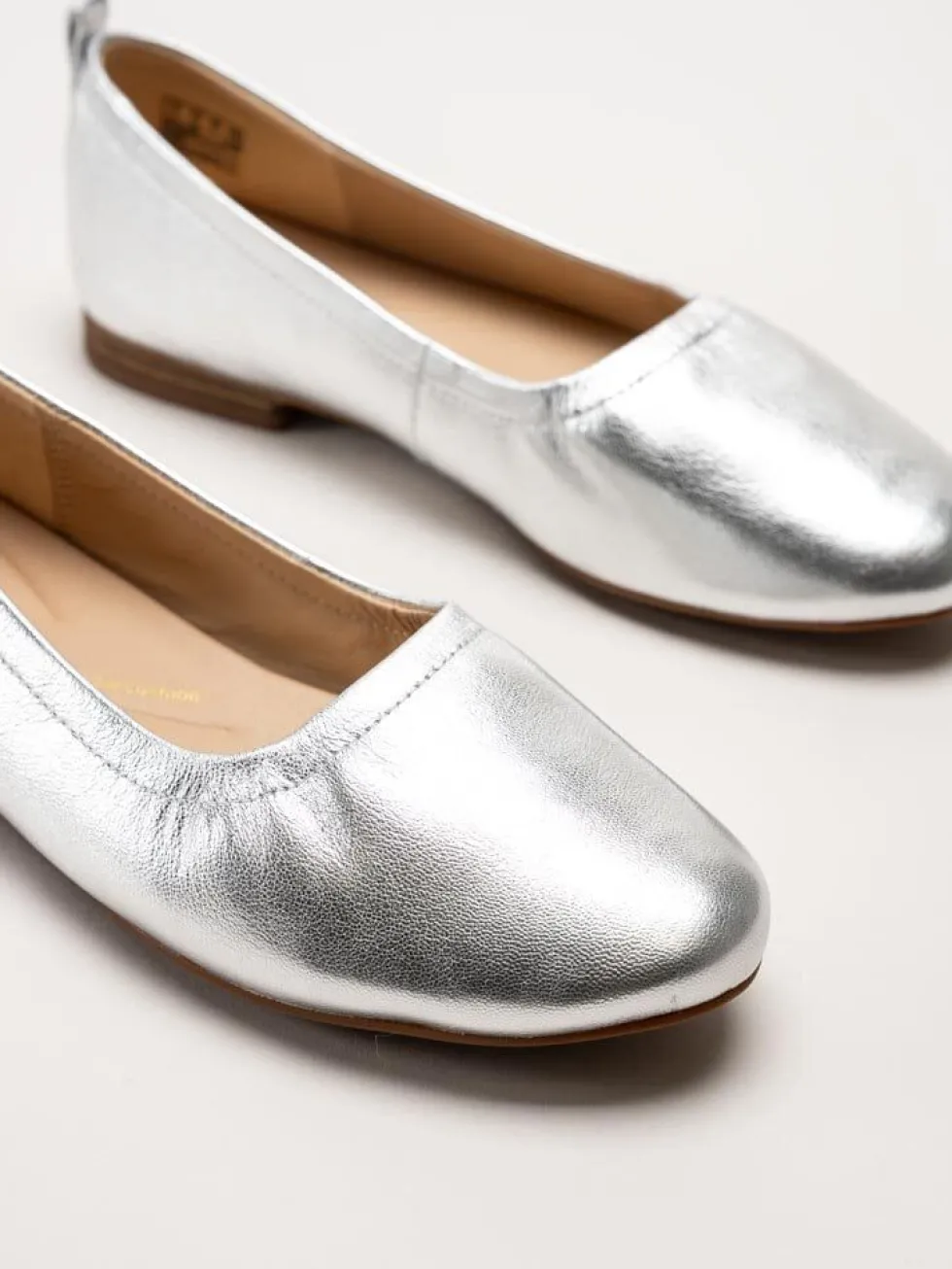 Clarks - Fawna Soft D - Slilver ballerina i skinn
