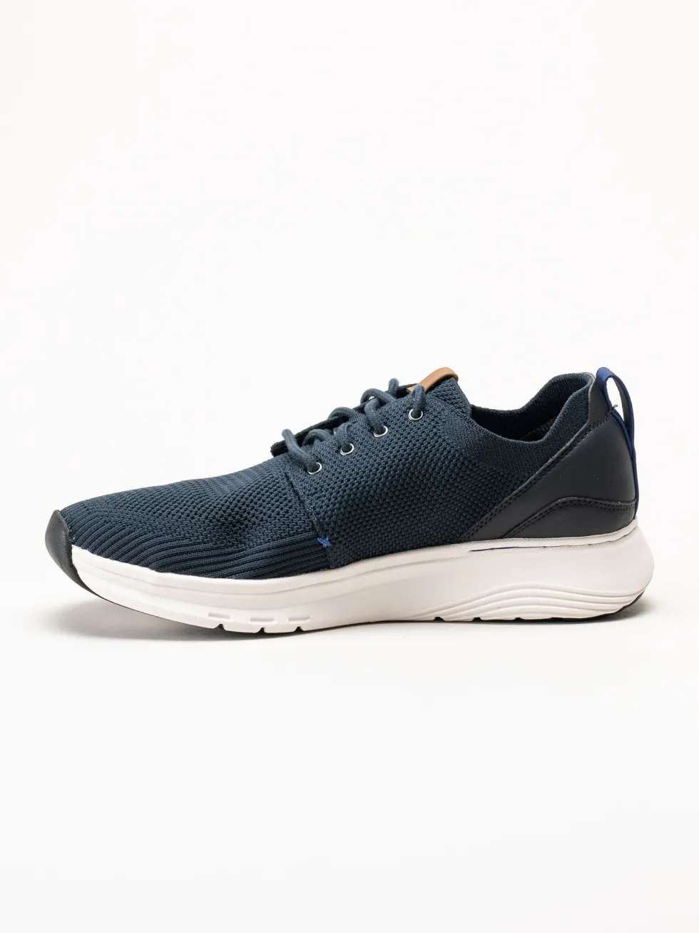 Clarks - Motion Trek MX - Marinblå sneakers i stickad text