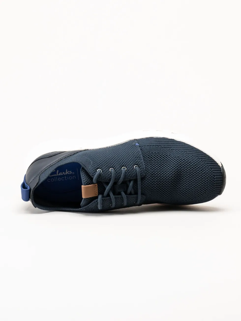 Clarks - Motion Trek MX - Marinblå sneakers i stickad text
