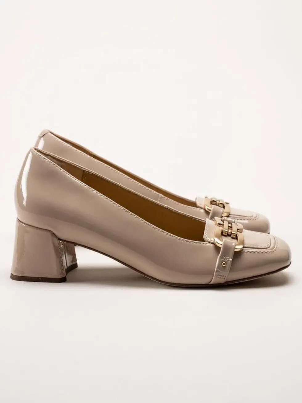 Clarks - Nyta45 Court D - Ljusbeige pumps i skinn-lack