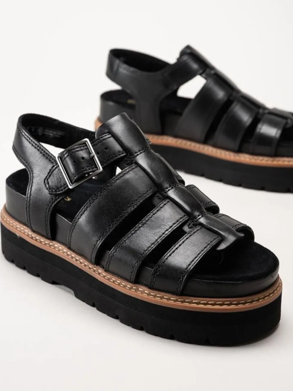 Clarks - Orianna Twist - Svarta platåsandaler i skinn