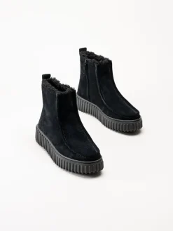 Clarks - Torhill Cozy - Svarta boots i mocka