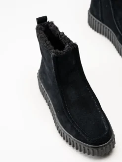 Clarks - Torhill Cozy - Svarta boots i mocka
