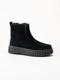 Clarks - Torhill Cozy - Svarta boots i mocka