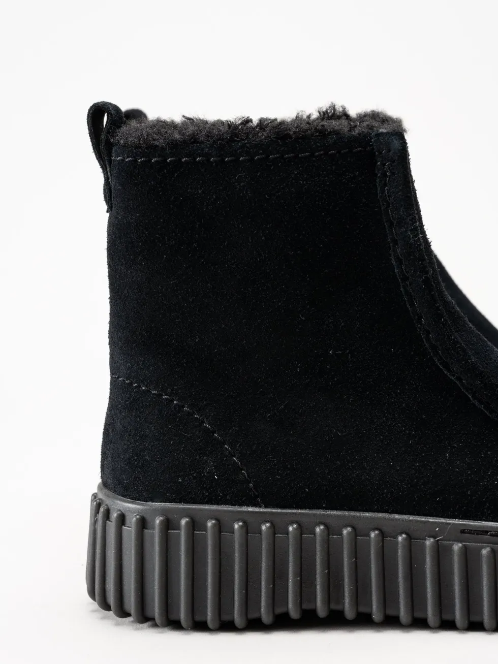 Clarks - Torhill Cozy - Svarta boots i mocka