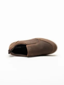 Ecco - Byway M Slip-On - Bruna slip on skor i oljad nubuck