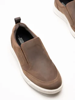 Ecco - Byway M Slip-On - Bruna slip on skor i oljad nubuck