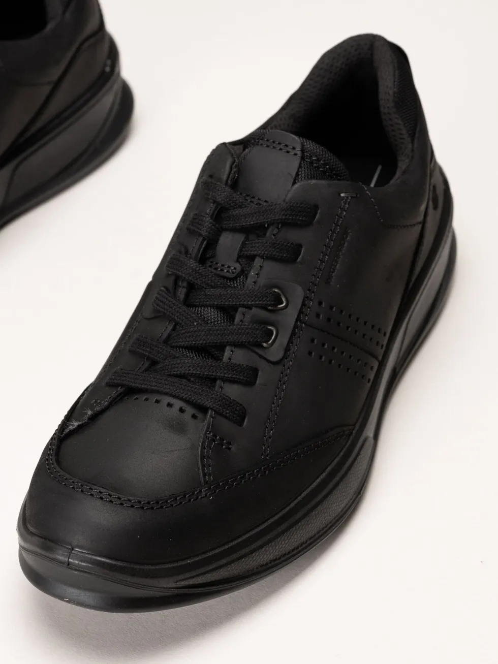 Ecco - Byway 2.0 Shoe WP - Svarta promenadskor i oljat skinn