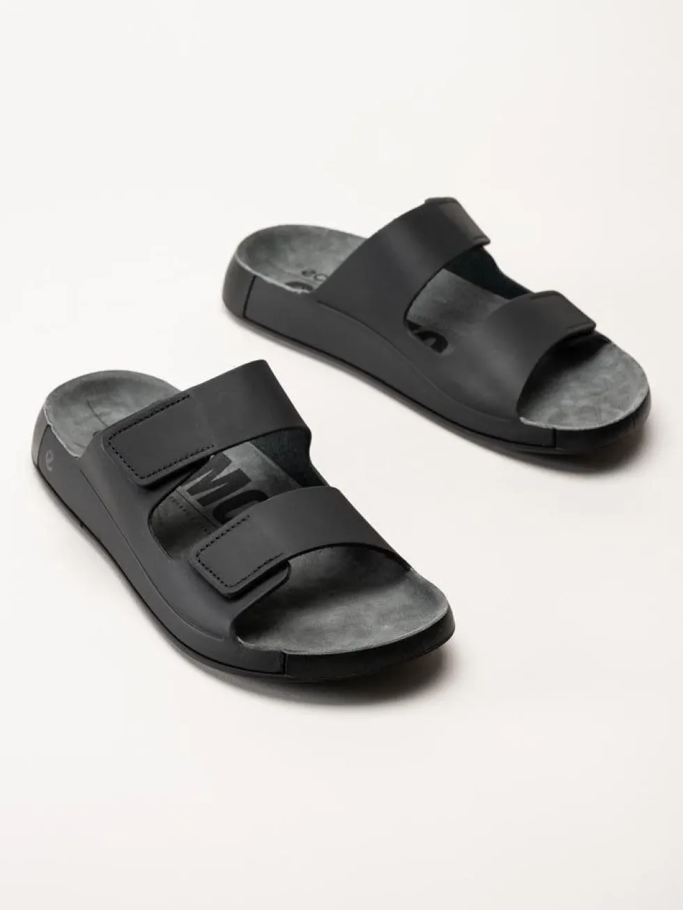 Ecco - Cozmo M Slide - Svarta slip in sandaler i skinn