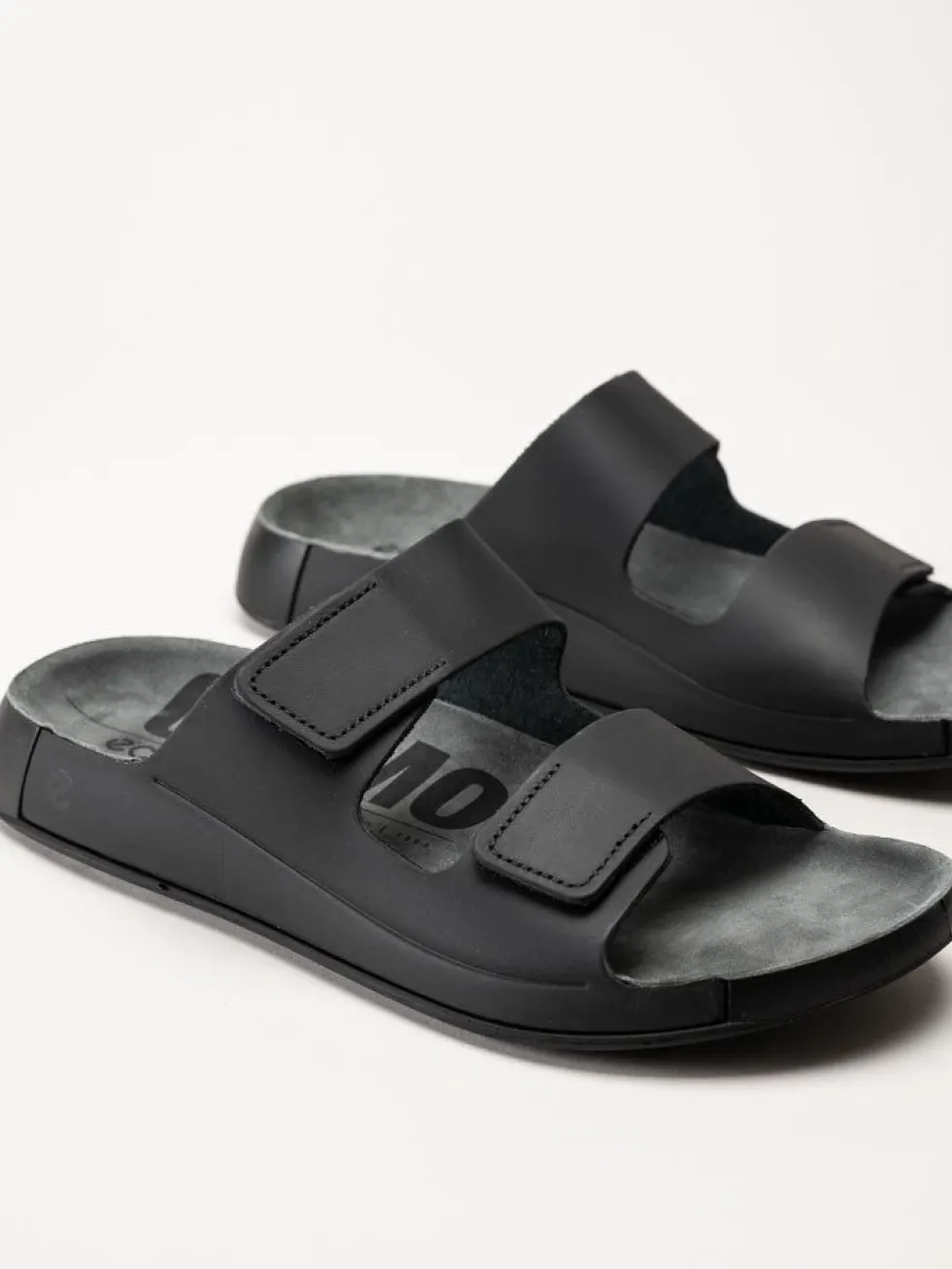 Ecco - Cozmo M Slide - Svarta slip in sandaler i skinn