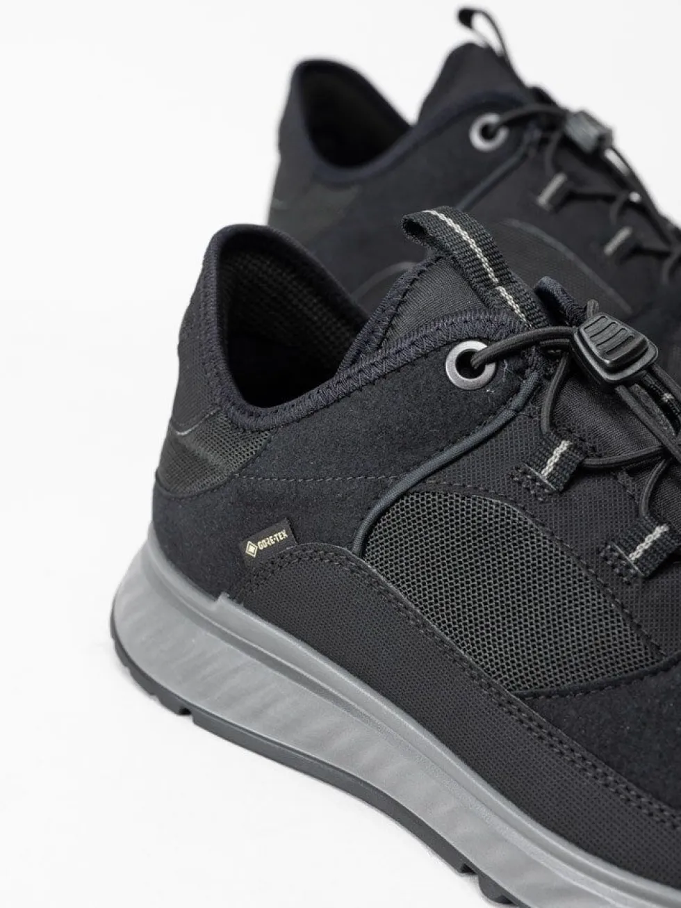 Ecco - Exostride W Low Gtx - Svarta promenadskor med GoreTex