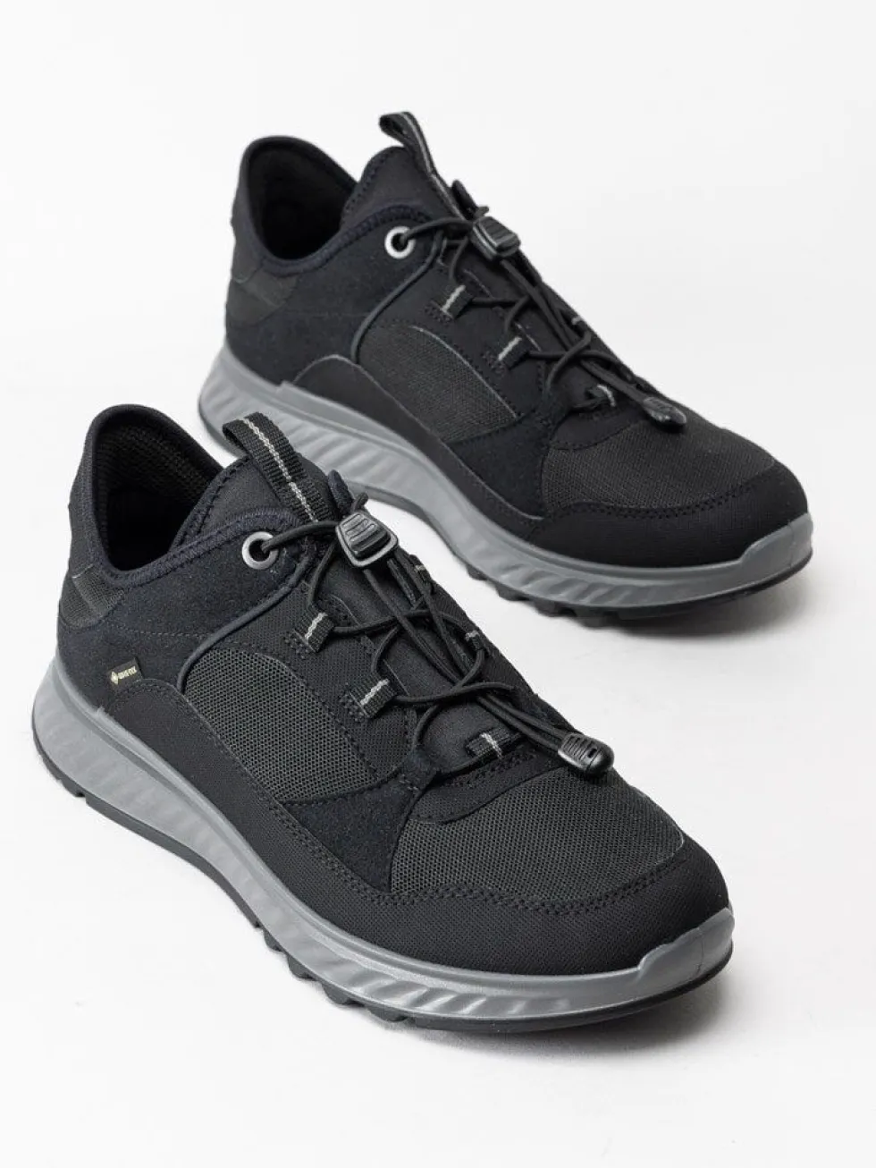 Ecco - Exostride W Low Gtx - Svarta promenadskor med GoreTex
