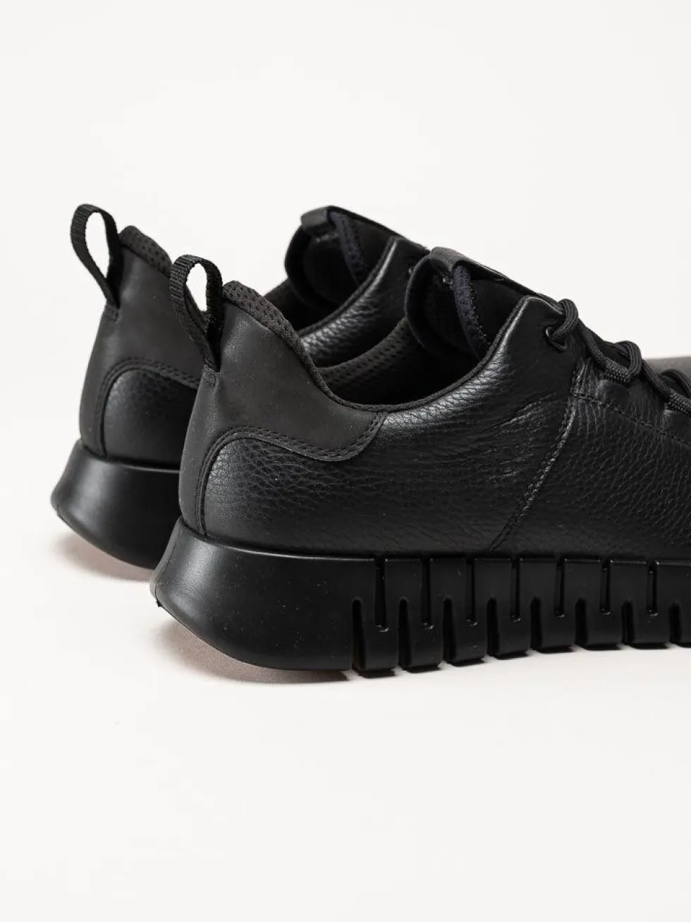 Ecco - Gruuv Sneaker Lea GTX - Svarta skinnsneakers med Gore-Tex