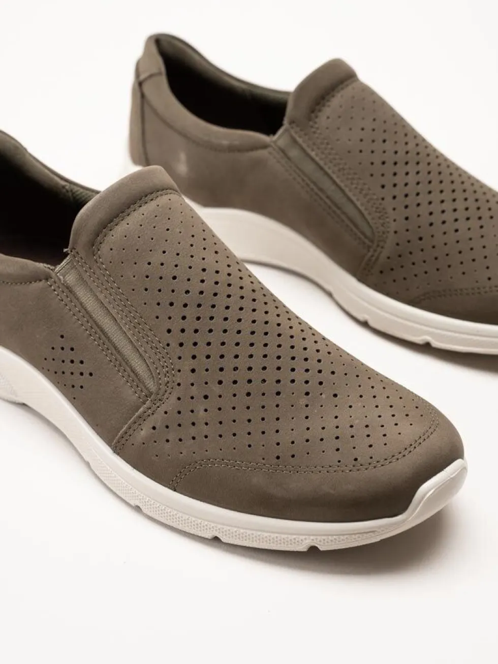 Ecco - Irving - Gröna slip on skor i nubuck