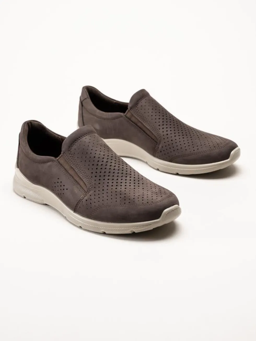 Ecco - Irving Slip On Perf - Bruna slip on sneakers i nubuck