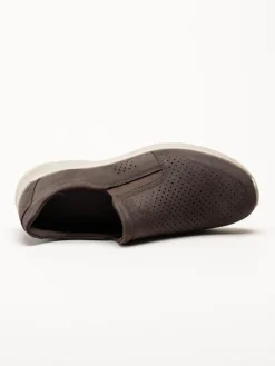Ecco - Irving Slip On Perf - Bruna slip on sneakers i nubuck