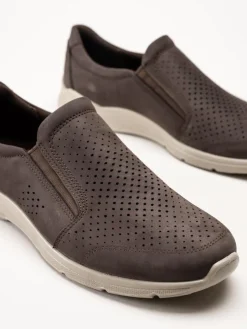 Ecco - Irving Slip On Perf - Bruna slip on sneakers i nubuck
