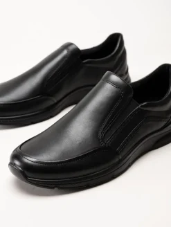 Ecco - Irving - Svarta slip on promenadskor i skinn