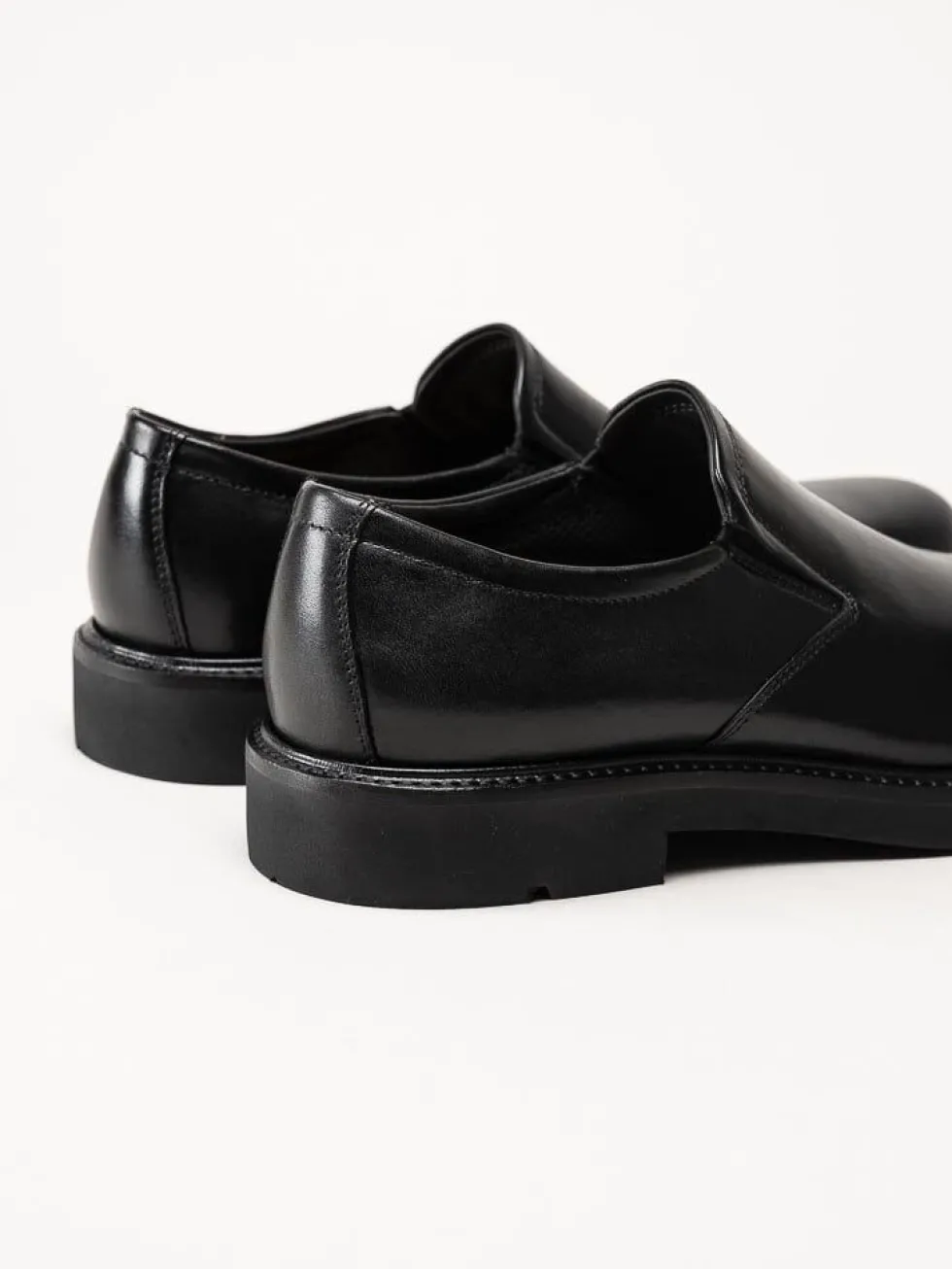 Ecco - London M Slip on - Svarta slip on skor i skinn