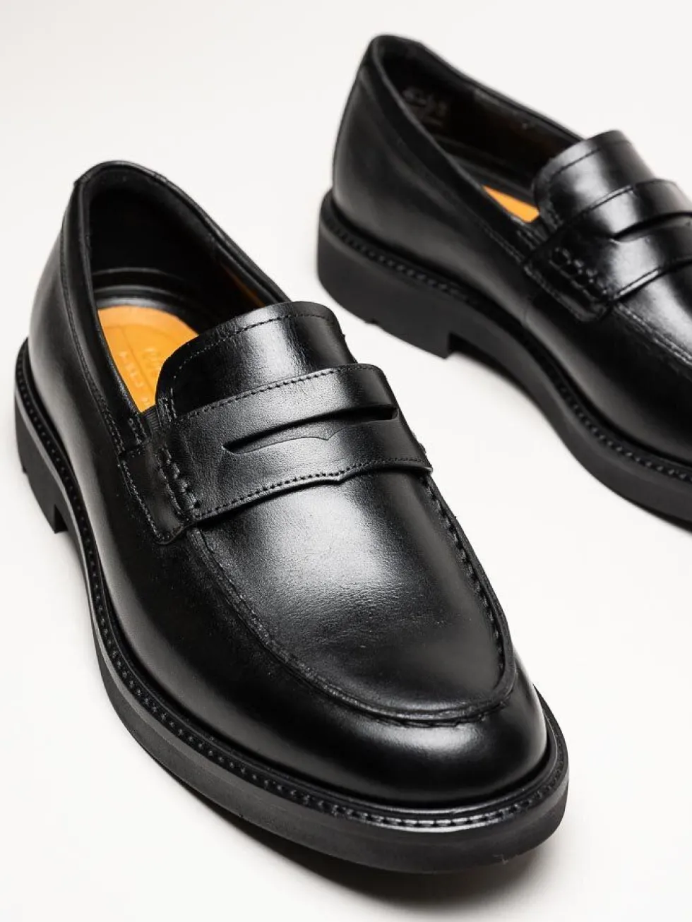 Ecco - Metropole London - Svarta loafers i skinn