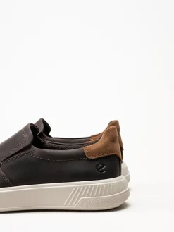 Ecco - Move - Mörkbruna slip on skor i oljat skinn