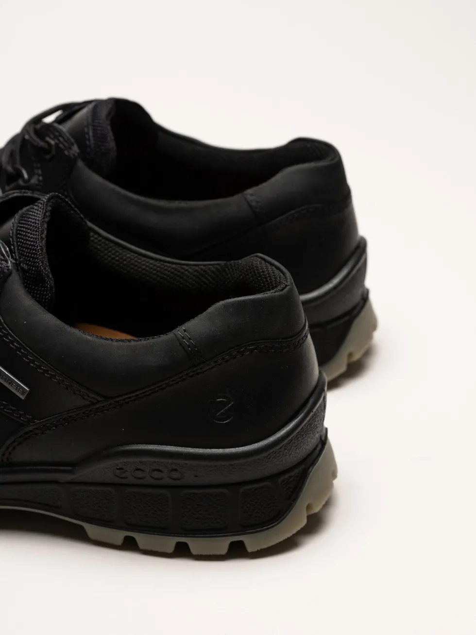 Ecco - Rugged Track 25 low Gtx - Svarta promenadskor med Gore-Tex