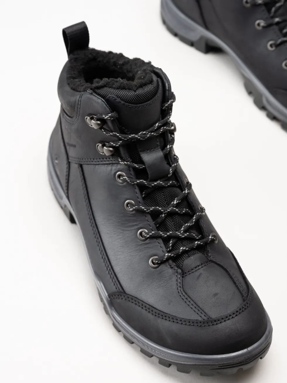 Ecco - Xpedition III WP - Svarta vandringskängor i oljad nubuck
