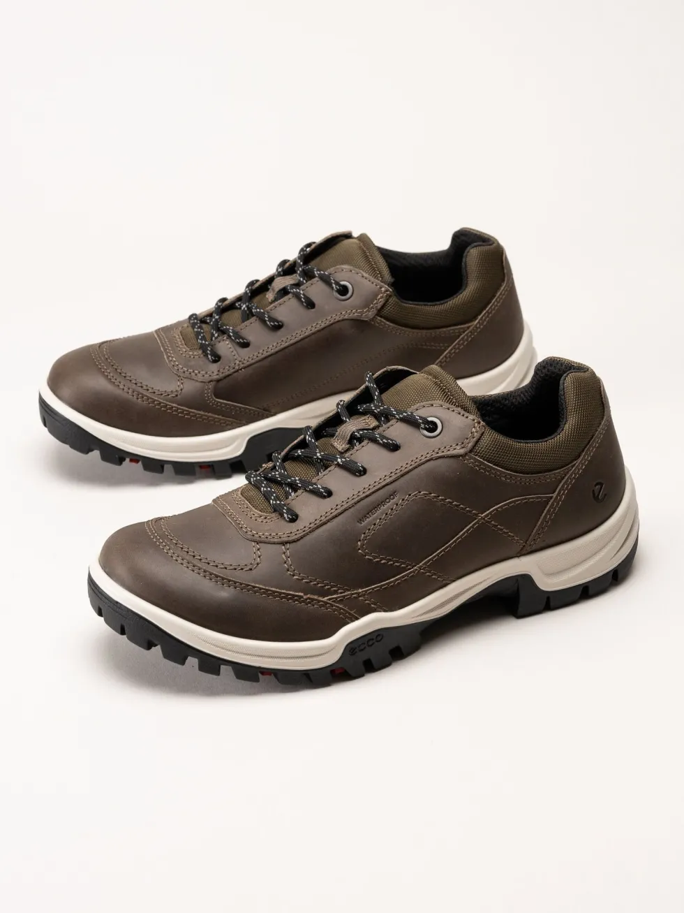 Ecco - Xpedition WP - Bruna promenadskor i oljad nubuck