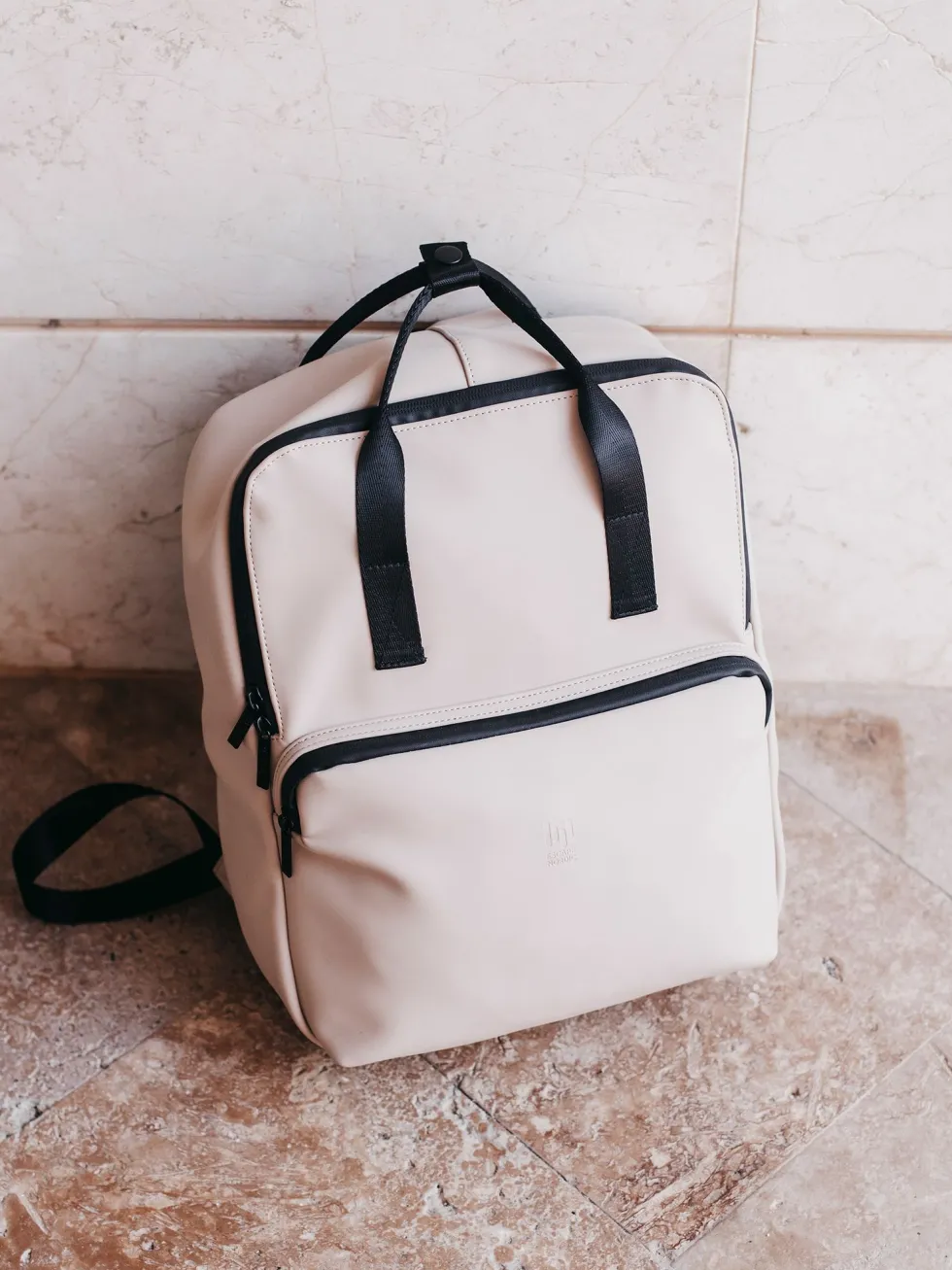 Escape - Bergen Escape - Beige ryggsäck i mjuk PU