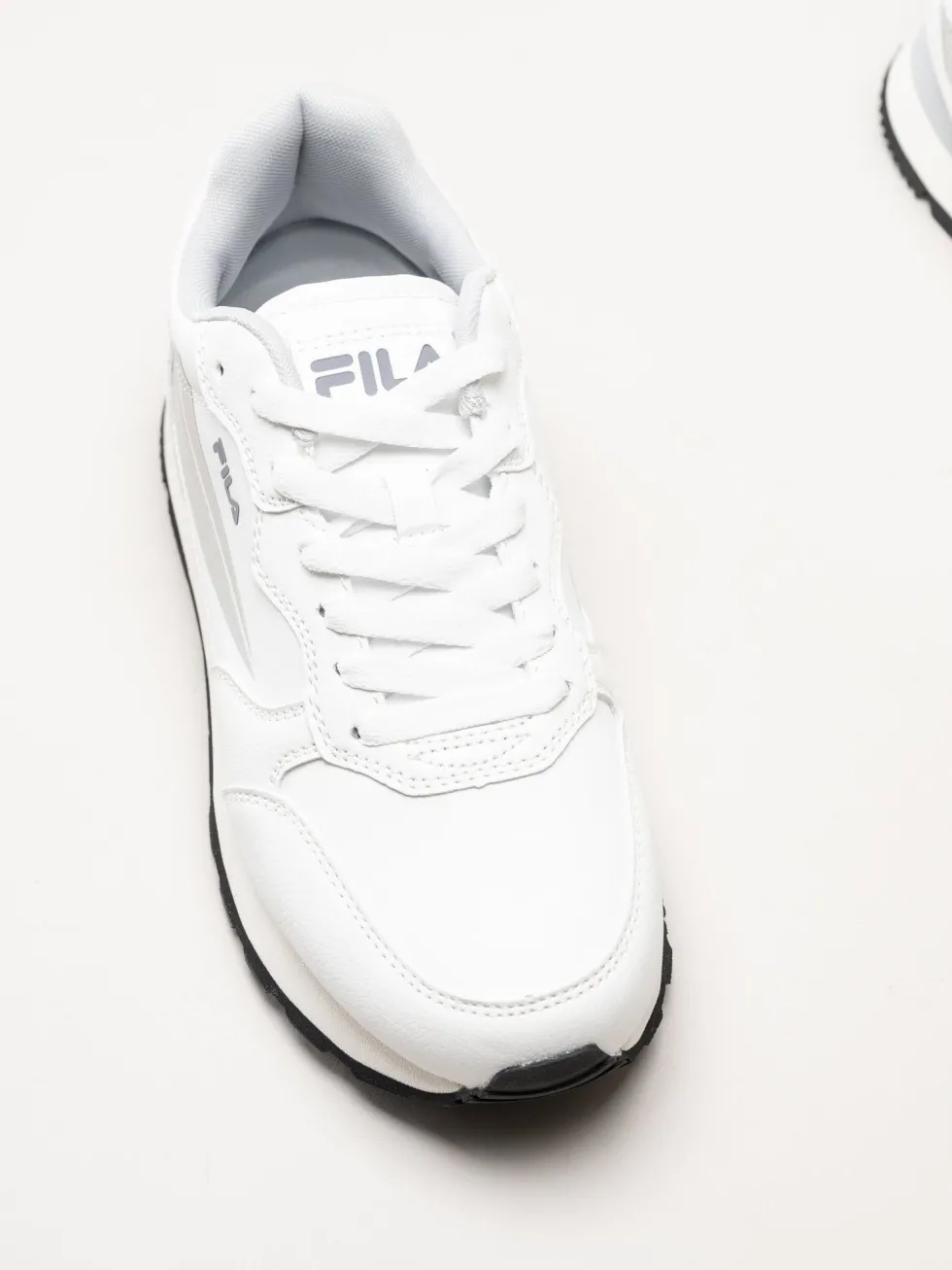 FILA - Hypert - Vita sneakers i skinnimitation