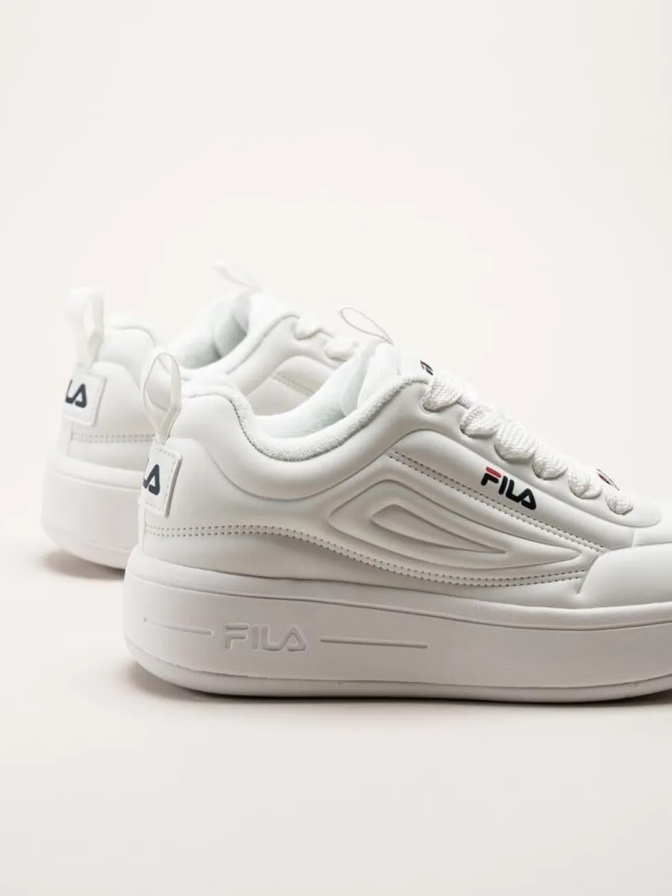 FILA - Superbubble Wmn - Vita sneakers i skinnimitation