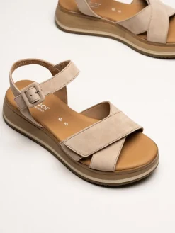 Gabor - Beige platåsandaler i mocka