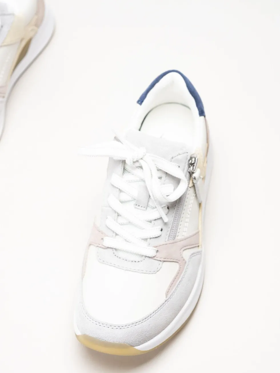 Gabor - Beige sneakers i skinn och mocka