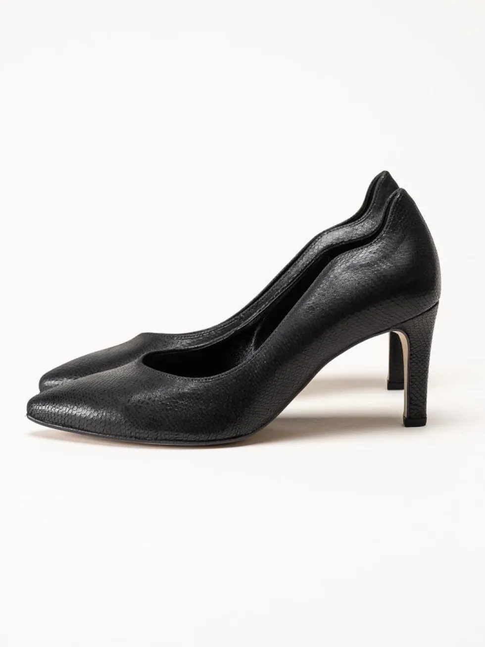 Gabor - Svarta pumps i skinn med reptilmönster